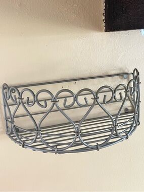 Decorative Metal Wall Basket Shelf in Gray
